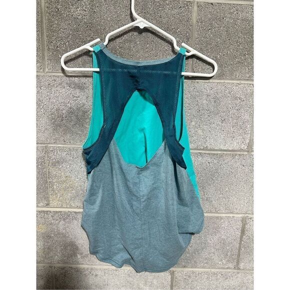 Under Armour Heat Gear Youth Girl's Goal Tank Top Blue Size YXL Activewear - Picture 3 of 3